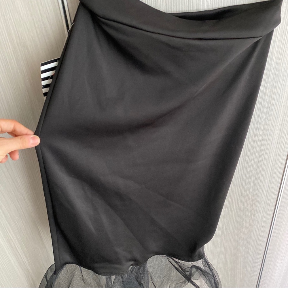 Black knee length pencil skirt with tool hem NWT - Picture 3 of 6